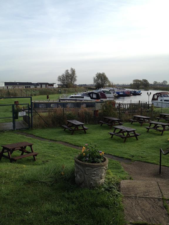 Bed and Breakfast The Lazy Otter Stretham Exteriér fotografie